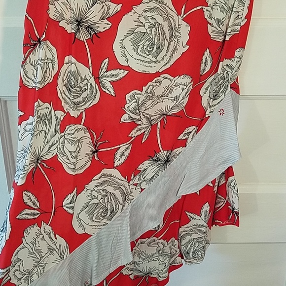 Asymmetrical floral skirt - Picture 2 of 5